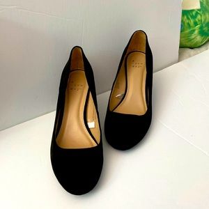 Faux Suede Black Wedges Like New size 7.5